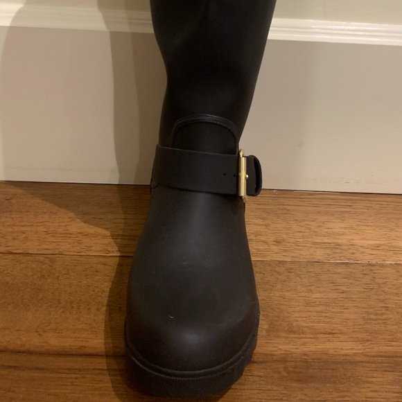 Steve Madden Tall Rain Boot (red zip) - Picture 2 of 7